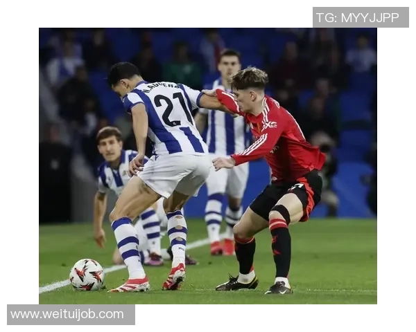 欧联杯历史冷门曼联狂胜AC米兰五球红牌事件引发全场热议